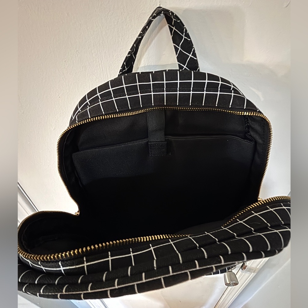 NWOT back pack - image 3